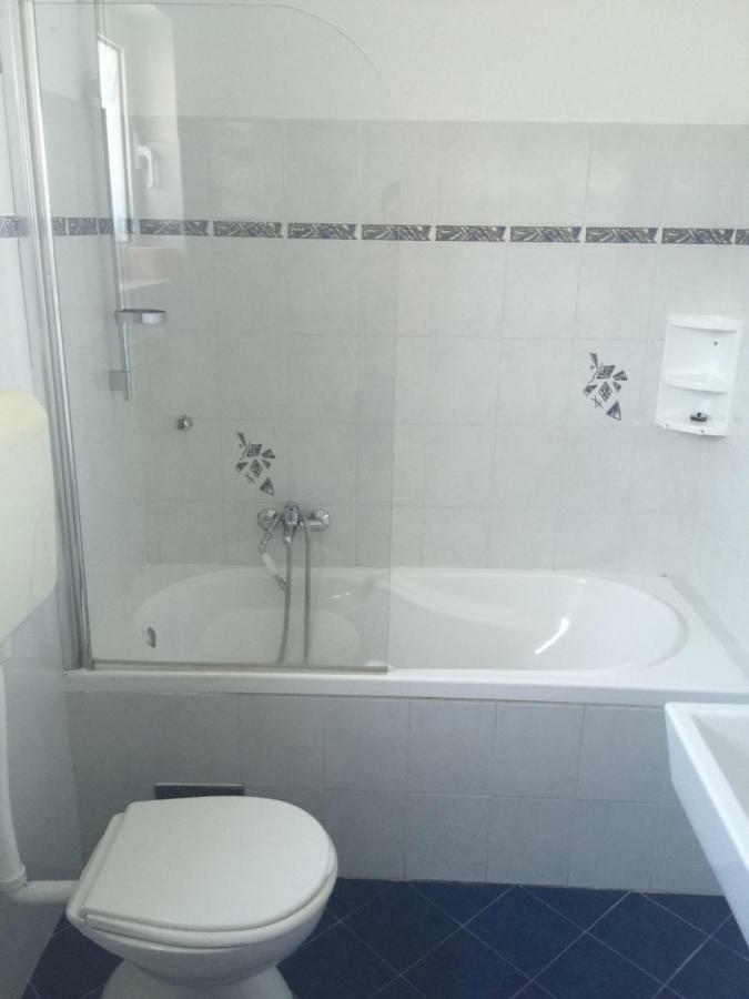 Apartmani Irena Jezevac Krk Island Eksteriør bilde